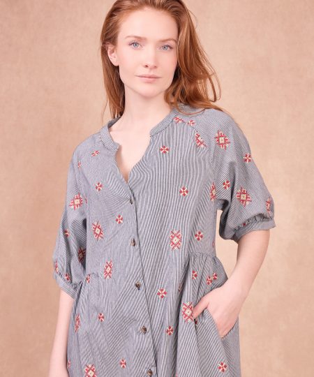 Alternative view of Robe Barbara